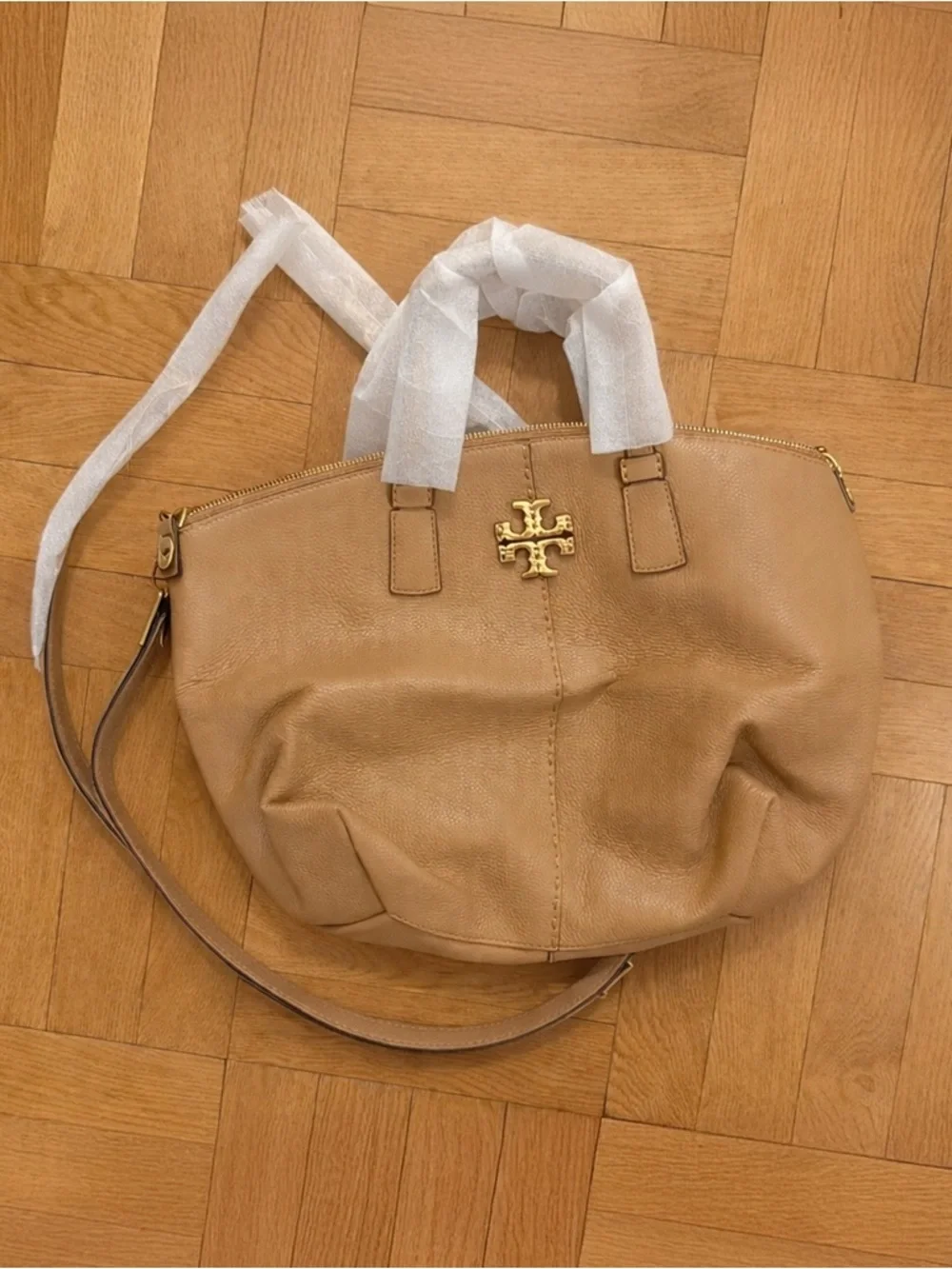 Tory Burch • McGraw Top-Zip Satchel - Picture 6 of 7